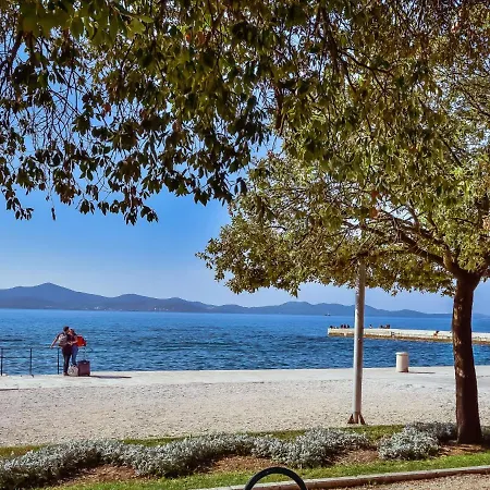 Venko - Zad305 By Interhome *
